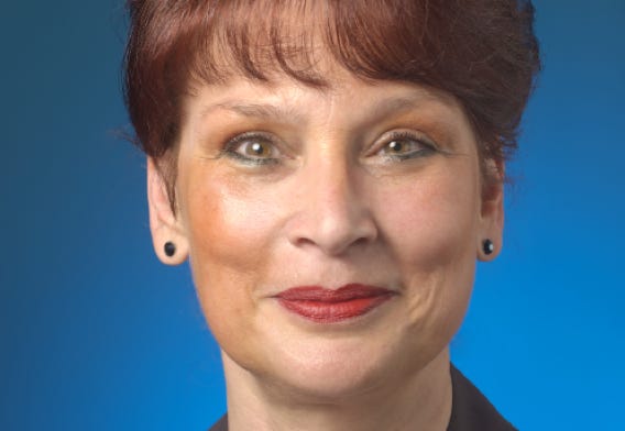 Portrait Petra Wannemacher, Sekretärin bei der Kapitalmanagement Lothar Diehl GmbH